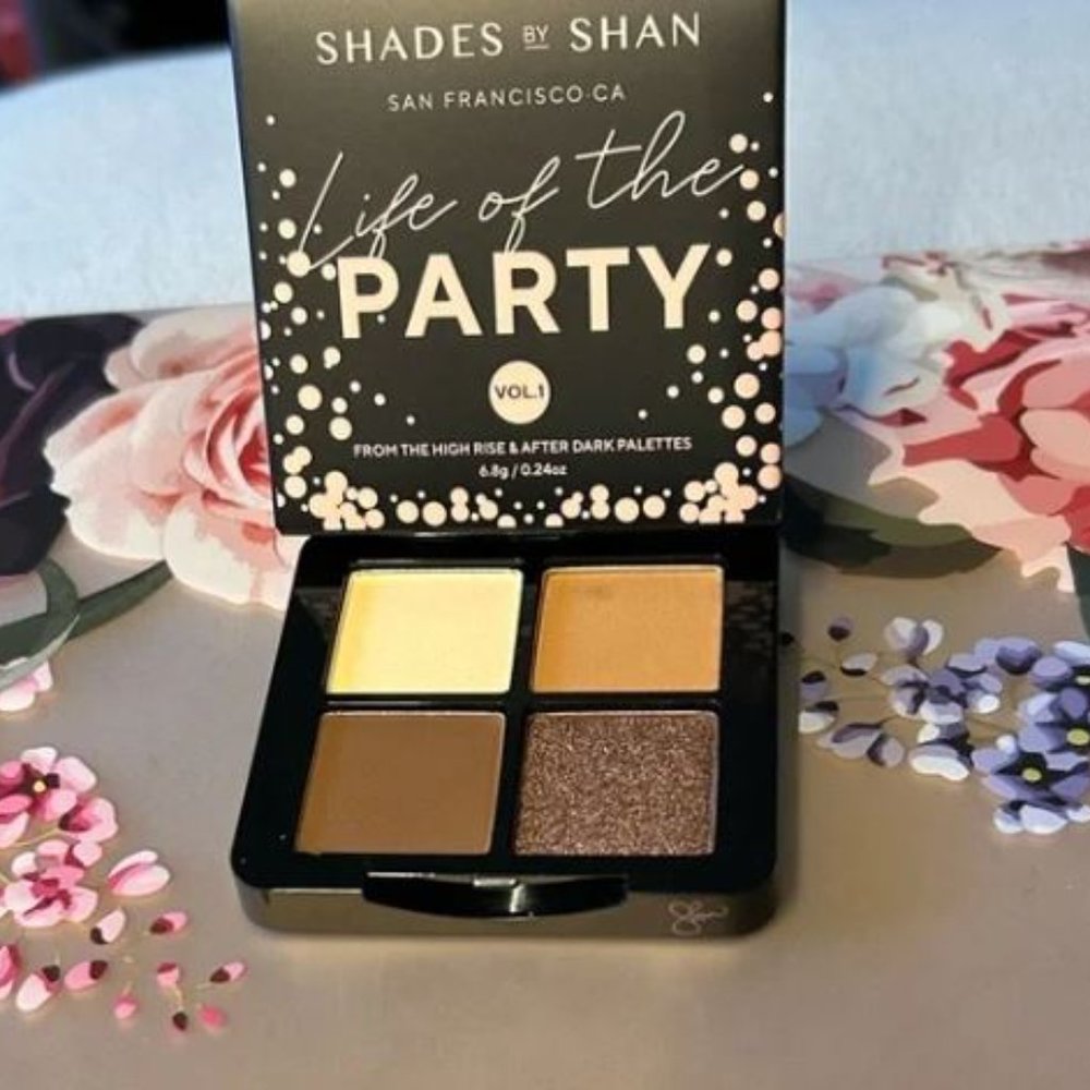 New Shades by Shan 4 Different Shades Eyeshadow. Women's Accessories.‎ - Picture 3 of 16